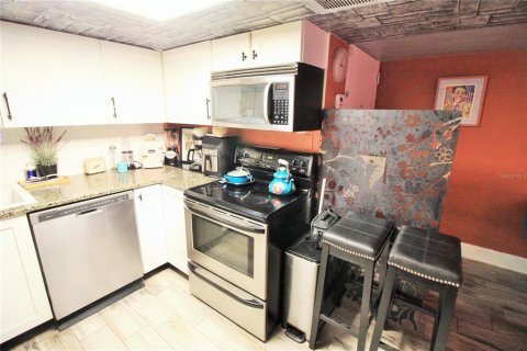 Condo in Orlando, Florida, 2 bedrooms  № 1295759 - photo 3