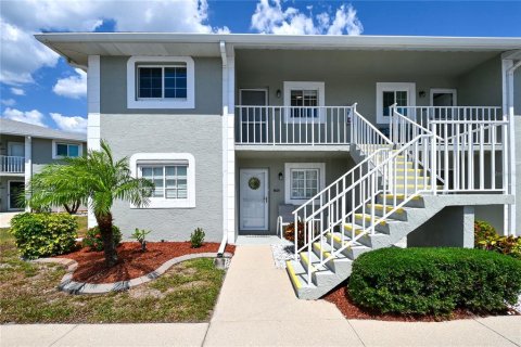 Copropriété à vendre à Punta Gorda, Floride: 2 chambres, 83.33 m2 № 1196773 - photo 1