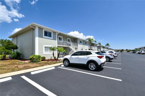 Condominio en venta en Punta Gorda, Florida, 2 dormitorios, 83.33 m2 № 1196773 - foto 2