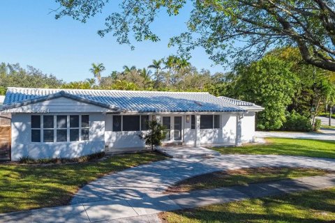 Casa en venta en Miami Shores, Florida, 3 dormitorios, 215.81 m2 № 1239324 - foto 3