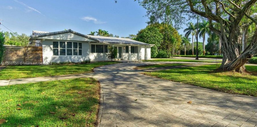 Villa ou maison à Miami Shores, Floride 3 chambres, 215.81 m2 № 1239324