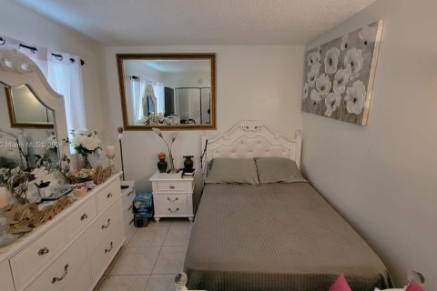 Condo in Miramar, Florida, 2 bedrooms  № 991307 - photo 9