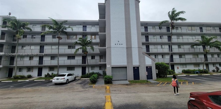 Condominio en Miramar, Florida, 2 dormitorios  № 991307