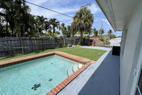 House in Deerfield Beach, Florida 5 bedrooms, 260.59 sq.m. № 1206428 - photo 24