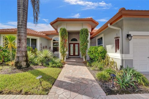 Villa ou maison à vendre à Coral Springs, Floride: 5 chambres, 292.64 m2 № 1333425 - photo 3