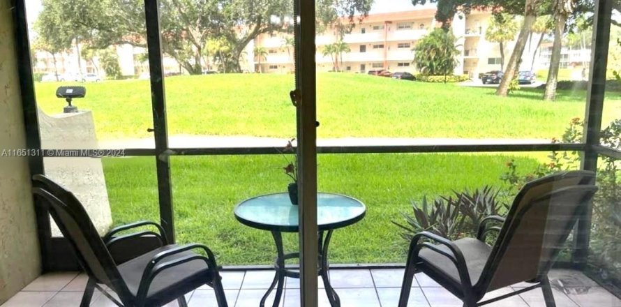 Condo in Pembroke Pines, Florida, 2 bedrooms  № 1333429