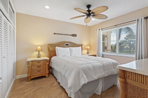 Condo in Highland Beach, Florida, 2 bedrooms  № 876519 - photo 11