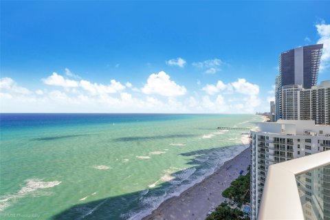 Condo in Sunny Isles Beach, Florida, 3 bedrooms  № 1128099 - photo 3