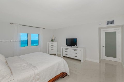 Copropriété à louer à Miami Beach, Floride: 2 chambres, 137.5 m2 № 23844 - photo 16