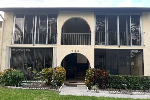 Condo in Greenacres, Florida, 2 bedrooms  № 880228 - photo 3