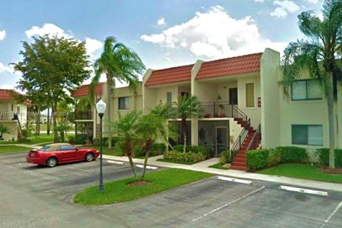 Copropriété à vendre à Weston, Floride: 2 chambres, 113.34 m2 № 981438 - photo 1