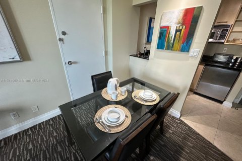 Condo in Fort Lauderdale, Florida, 1 bedroom  № 1175883 - photo 4