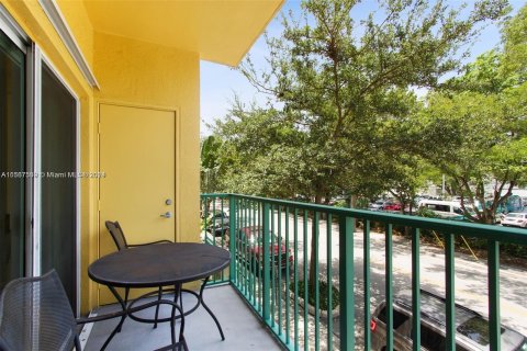 Condo in South Miami, Florida, 2 bedrooms  № 1175973 - photo 17