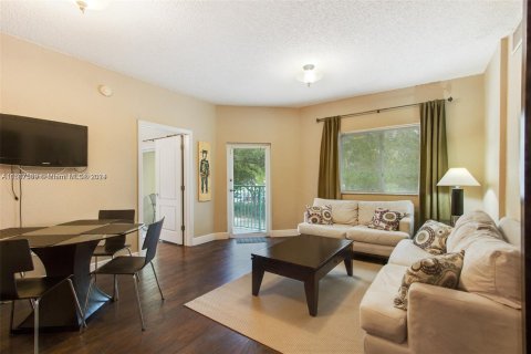 Condo in South Miami, Florida, 2 bedrooms  № 1175973 - photo 5