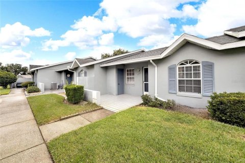 Villa ou maison à vendre à Zephyrhills, Floride: 2 chambres, 91.79 m2 № 1338212 - photo 1