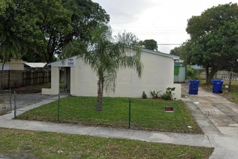 House in West Palm Beach, Florida 4 bedrooms, 122.63 sq.m. № 1338204 - photo 3