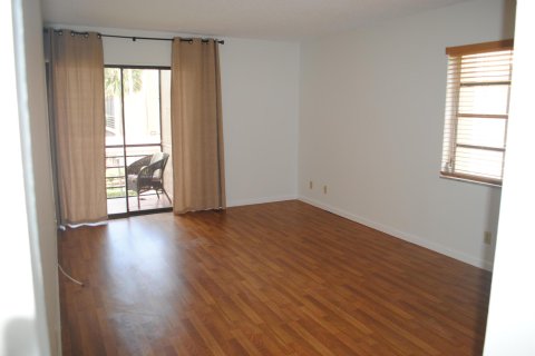 Condo in Hollywood, Florida, 2 bedrooms  № 1216216 - photo 30