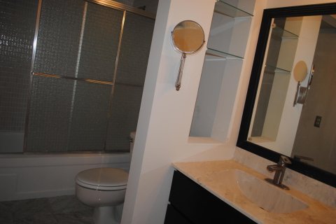 Condo in Hollywood, Florida, 2 bedrooms  № 1216216 - photo 3