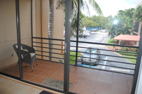 Condo in Hollywood, Florida, 2 bedrooms  № 1216216 - photo 9