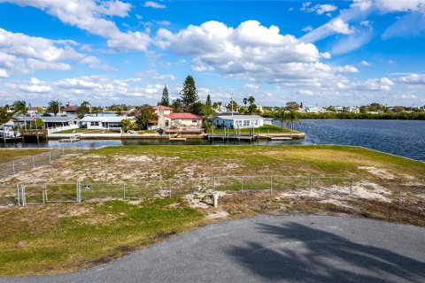 Terreno en venta en Hudson, Florida № 1136660 - foto 2