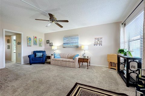 Condo in Bradenton, Florida, 1 bedroom  № 1352581 - photo 14