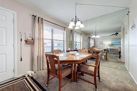 Condo in Bradenton, Florida, 1 bedroom  № 1352581 - photo 8