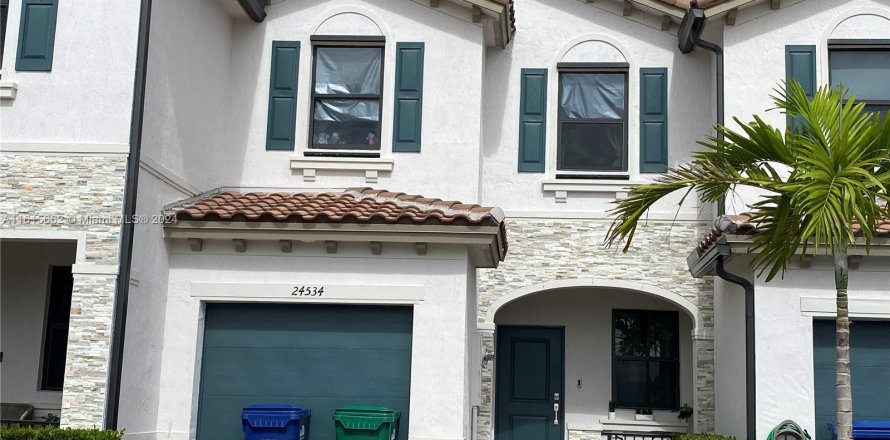 Townhouse in Homestead, Florida 3 bedrooms, 133.97 sq.m. № 1238085