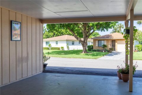 Condo in Bradenton, Florida, 1 bedroom  № 1379252 - photo 15