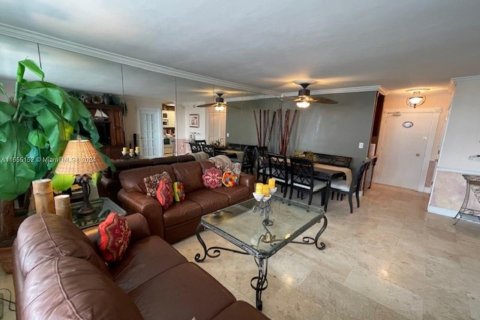 Condominio en alquiler en Miami Beach, Florida, 1 dormitorio, 75.25 m2 № 1352246 - foto 2