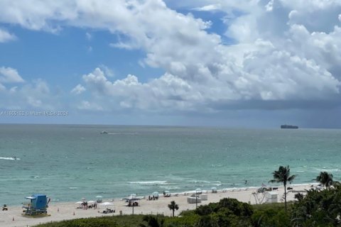 Condominio en alquiler en Miami Beach, Florida, 1 dormitorio, 75.25 m2 № 1352246 - foto 1