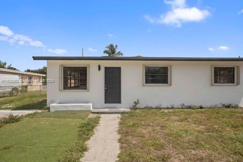 Villa ou maison à vendre à Fort Lauderdale, Floride: 4 chambres, 128.21 m2 № 1294631 - photo 2