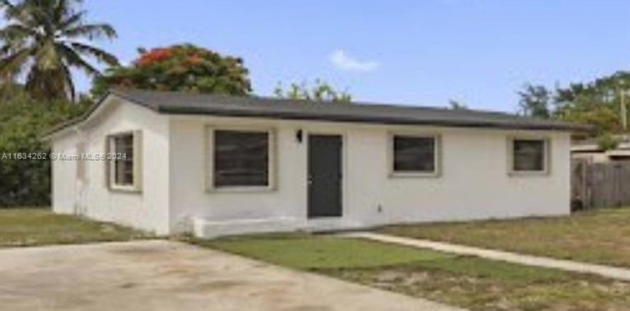 House in Fort Lauderdale, Florida 4 bedrooms, 128.21 sq.m. № 1294631