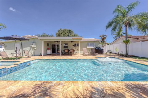 House in Fort Lauderdale, Florida 3 bedrooms, 145.86 sq.m. № 1186558 - photo 10