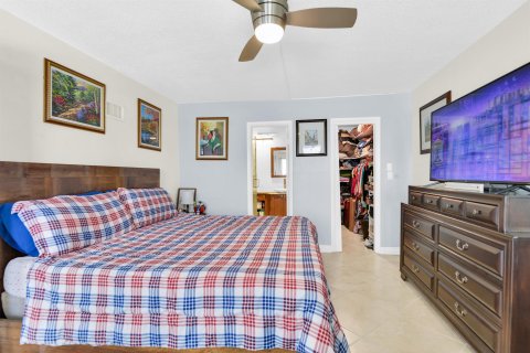 Condo in Lauderdale-by-the-Sea, Florida, 3 bedrooms  № 991678 - photo 11