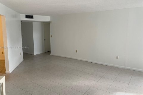 Condo in Aventura, Florida, 1 bedroom  № 1181180 - photo 21