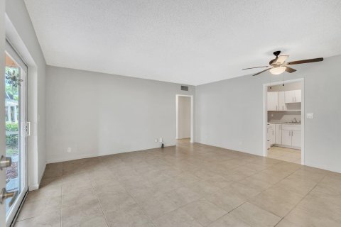 Condominio en venta en Deerfield Beach, Florida, 2 dormitorios, 71.07 m2 № 1209225 - foto 6