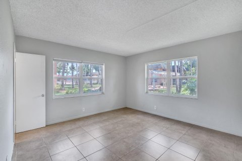 Condo in Deerfield Beach, Florida, 2 bedrooms  № 1209225 - photo 8