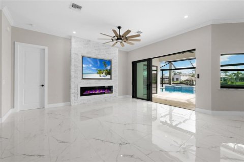 Villa ou maison à vendre à Cape Coral, Floride: 4 chambres, 268.49 m2 № 800401 - photo 10