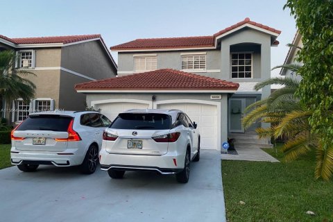 Casa en venta en Miami, Florida, 3 dormitorios, 177.26 m2 № 1353705 - foto 1