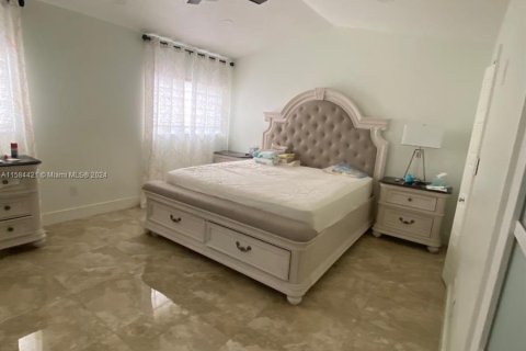 Casa en venta en Miami, Florida, 3 dormitorios, 177.26 m2 № 1353705 - foto 11