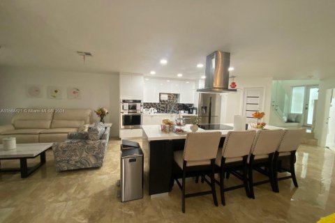 Casa en venta en Miami, Florida, 3 dormitorios, 177.26 m2 № 1353705 - foto 6