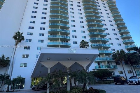 Copropriété à vendre à Sunny Isles Beach, Floride: 2 chambres, 139.82 m2 № 1127249 - photo 4