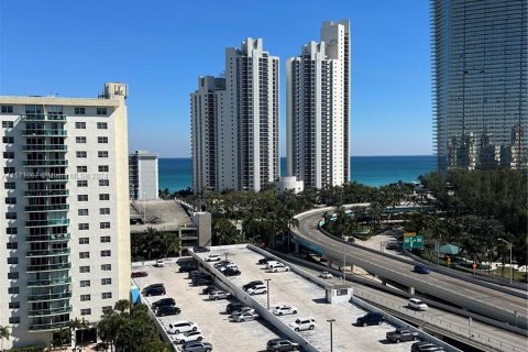 Copropriété à vendre à Sunny Isles Beach, Floride: 2 chambres, 139.82 m2 № 1127249 - photo 2