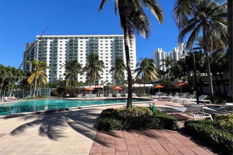 Condominio en venta en Sunny Isles Beach, Florida, 2 dormitorios, 139.82 m2 № 1127249 - foto 24