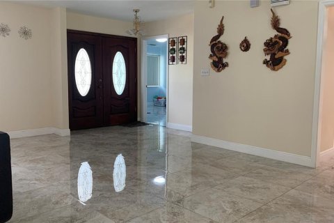 Villa ou maison à vendre à Tampa, Floride: 3 chambres, 345.13 m2 № 1347372 - photo 22