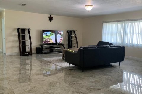 Villa ou maison à vendre à Tampa, Floride: 3 chambres, 345.13 m2 № 1347372 - photo 23