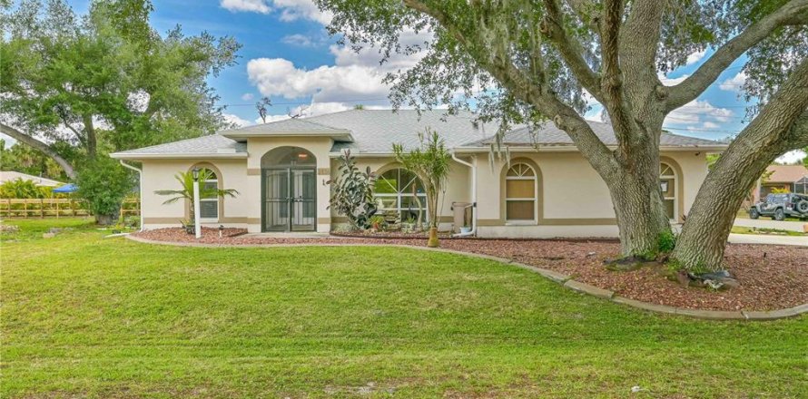 Villa ou maison à Port Charlotte, Floride 3 chambres, 214.6 m2 № 1347013