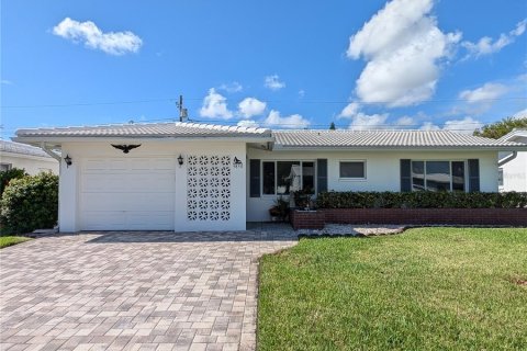 Villa ou maison à vendre à Pinellas Park, Floride: 2 chambres, 118.54 m2 № 1351128 - photo 1