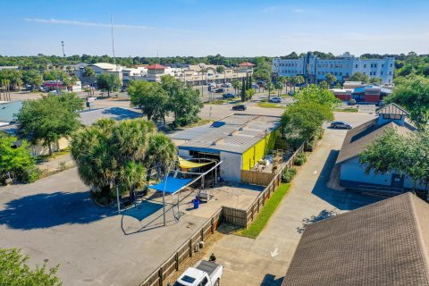 Commercial property in Fort Walton Beach, Florida № 561114 - photo 13