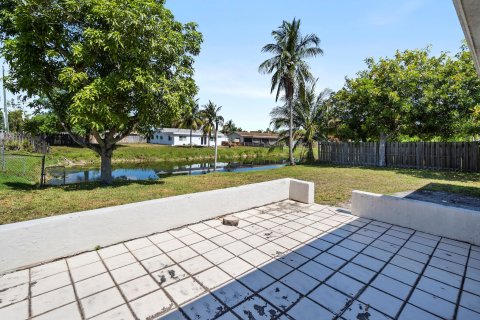 Villa ou maison à vendre à Lauderhill, Floride: 3 chambres, 137.77 m2 № 1186900 - photo 9